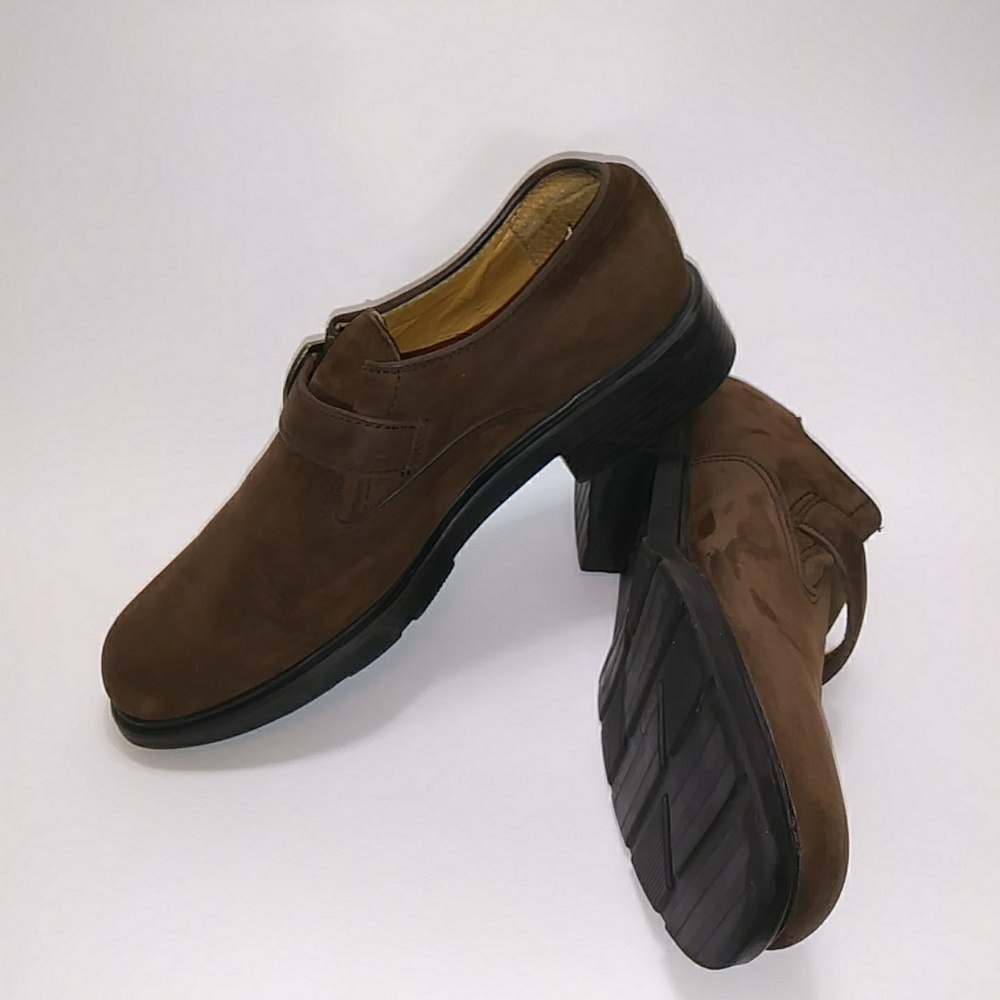 G. H. Bass slip on  suede shoes sz8M 'Novo'
